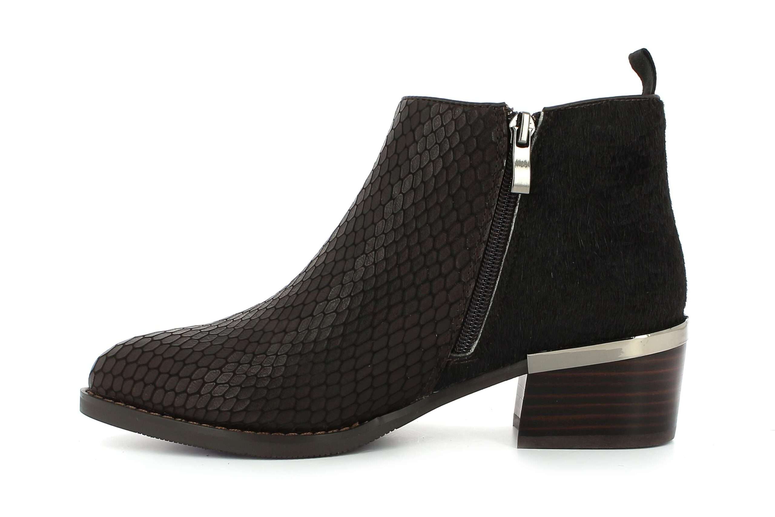 botines planos marrones scaled