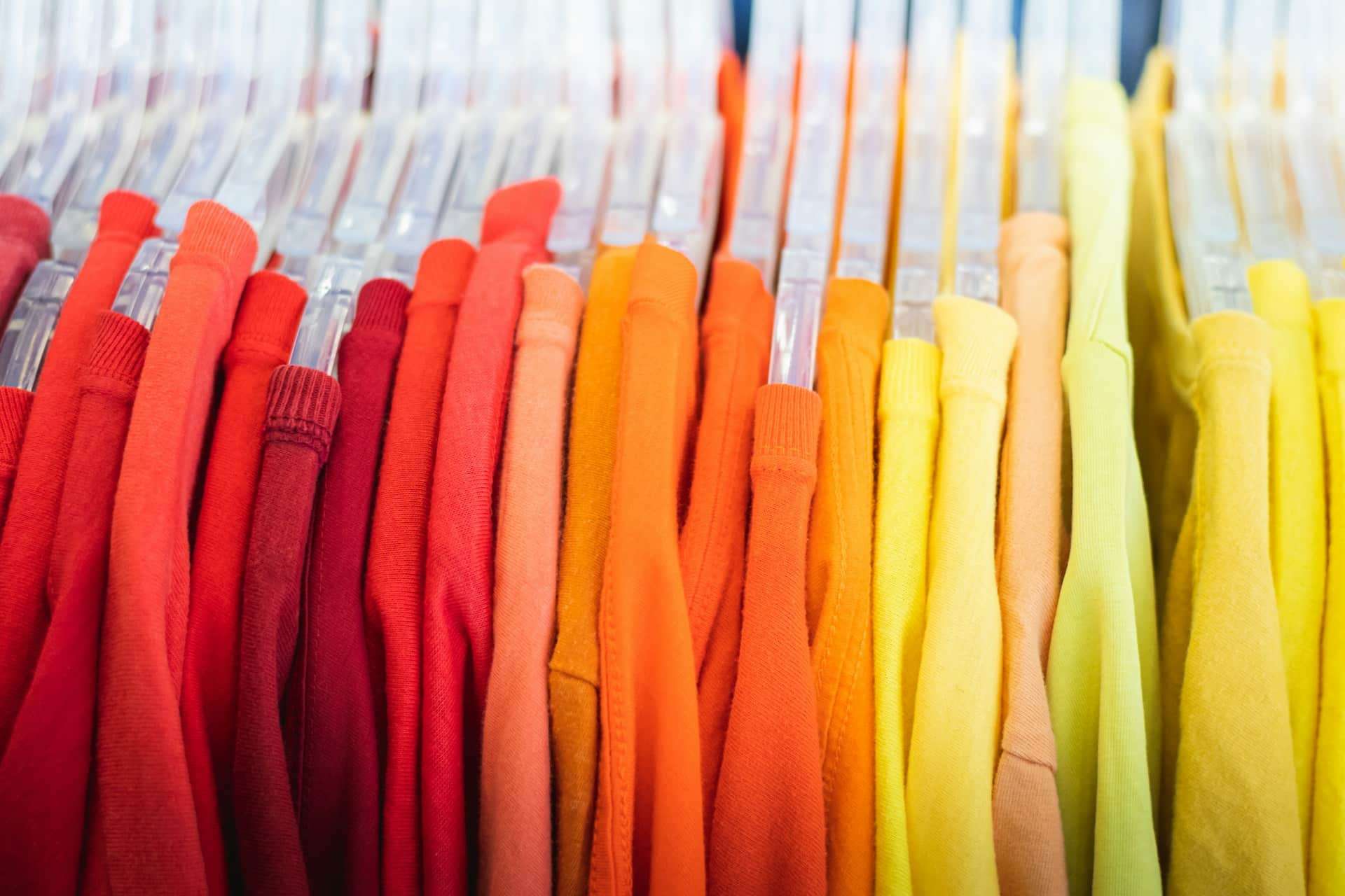 Transcode En Ropa 3 razones para llevar ropa personalizada - Estás de Moda: Revista de ...